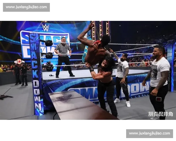 小舅子擂台激战!罗唐场外急到 “罚站”,网友:姐夫比选手还紧张! 小舅子擂台激战!罗唐场外急到 “罚站”,网友:姐夫比选手还紧张!