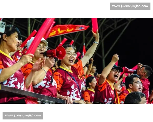 连超激战：场均 6.7 球点燃全城足球热情