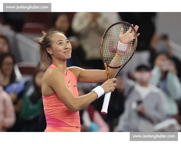 郑钦文发球破局！中国金花草地突围，袁悦张帅虽败犹荣